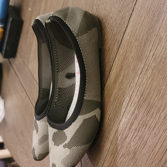 NWT Jelly Pop memory foam size 8 runs small - Picture 4 of 4